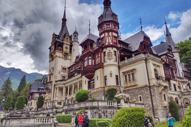 Wine Tasting Private Tour & the Royal Palace in Sinaia From Bucharest
