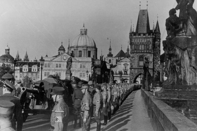 World War II Tour With a Crypt - Overview of WWII Tour