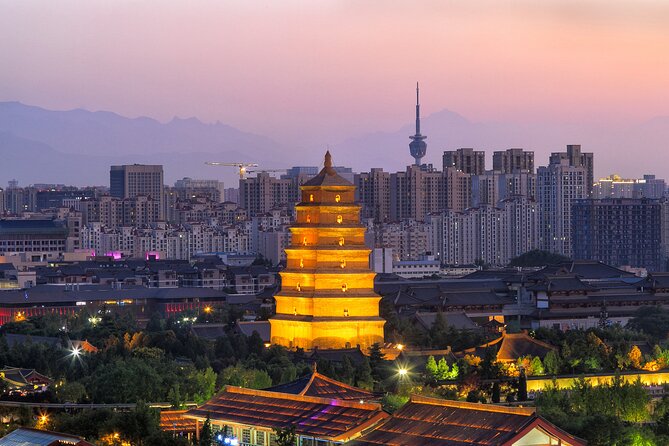 Xian CityWalk: Ancient City Wall, Big Wild Goose Pagoda and Muslim Quarter - Meeting and Pickup