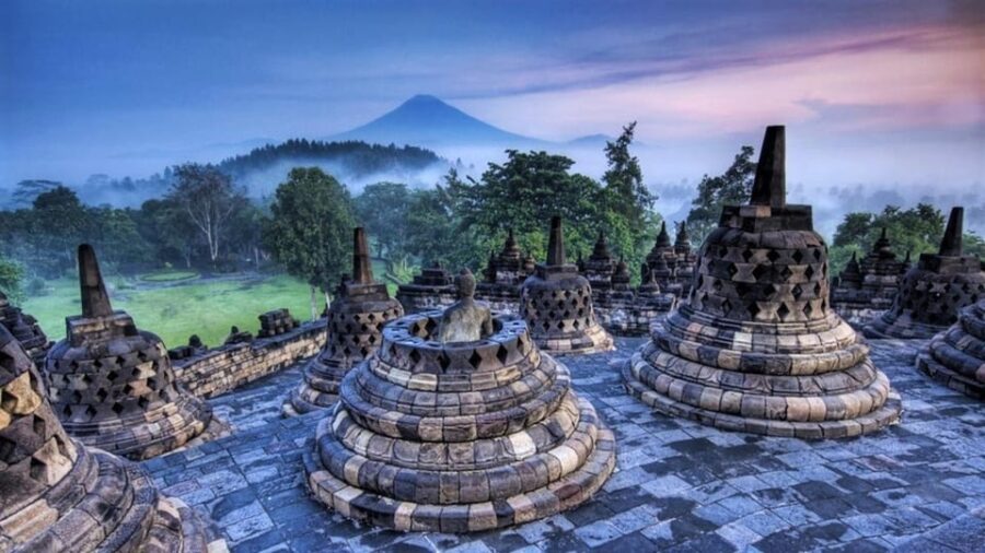 Yogyakarta: Borobudur Half-Day Tour With Climb up Access - Tour Overview