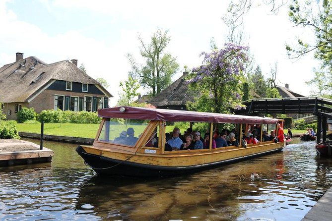 Zaanse Schans Windmills-Volendam-Giethoorn Private Tour in Jaguar