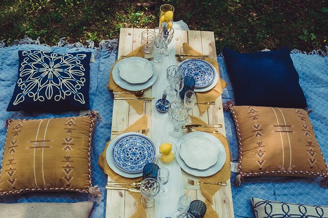 2-Hour Private Outdoor Picnics Set up in Philadelphia - Charcuterie and Beverages Included