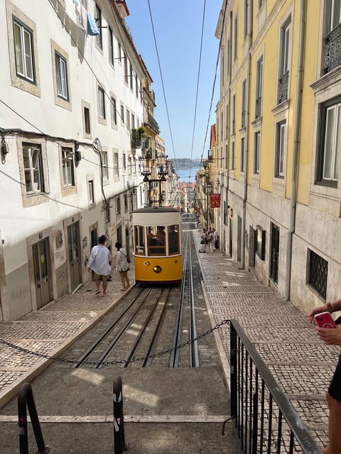 Bairro Alto Pub Crawl! - Overview of the Experience