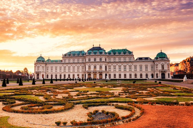Budapest-Vienna Private Transfer With a Luxury Van