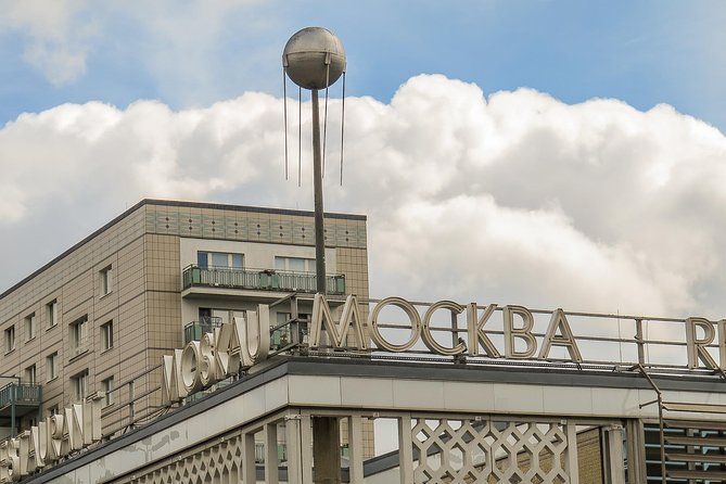Walking Tour Socialist East Berlin – Risen From Ruins (Karl Marx Boulevard)