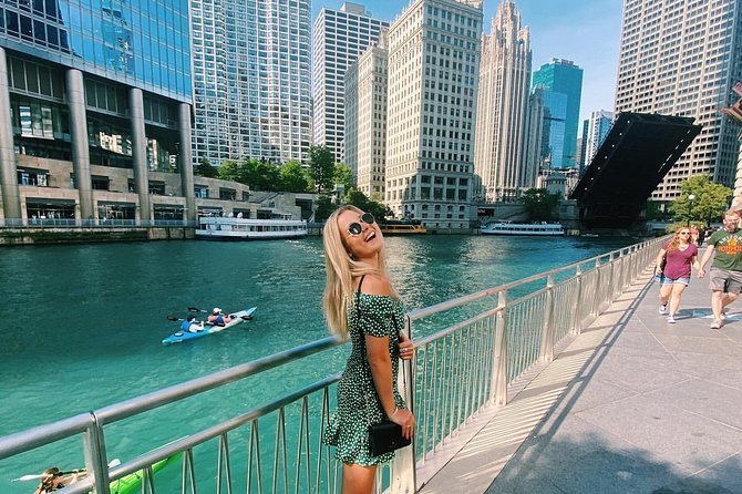 ️ Chicago Instagram Walking Tour (Private & All- Inclusive) - Capturing Iconic Landmarks