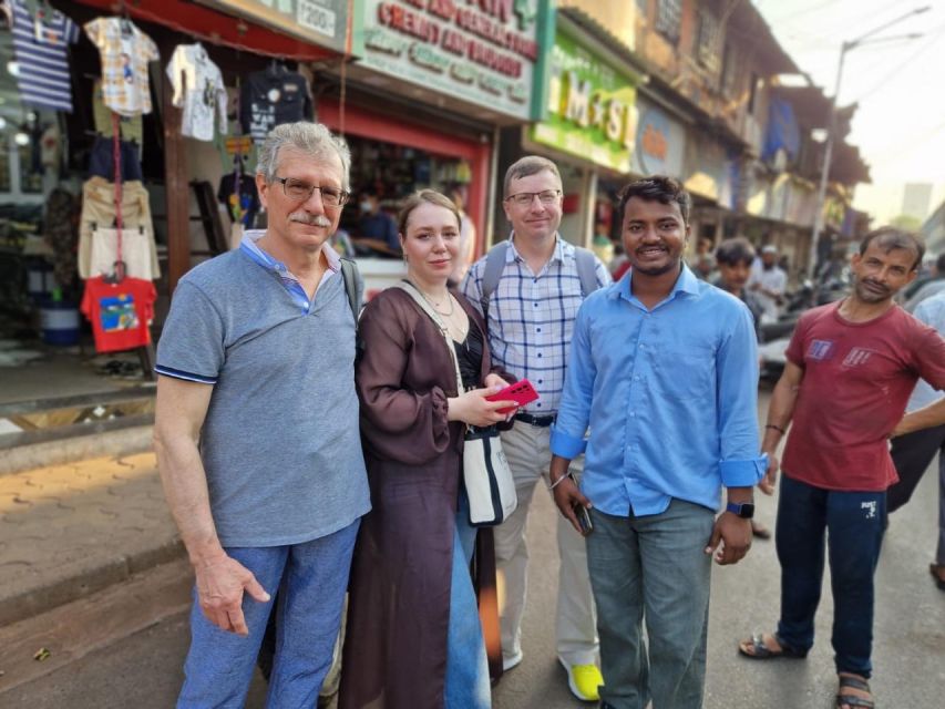 Mumbai by Dawn: Market Tour of Flowers, Fish, and More