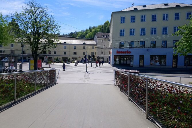 A Taste of Salzburg: an Audio Tour Through the Birthplace of Mozart - Discovering Mozarts Birthplace