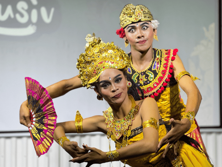 Canggu: Deaf Dancer Show With Dinner