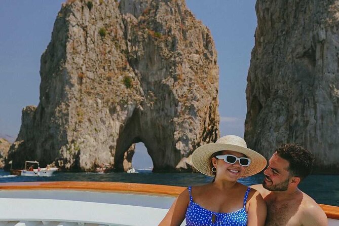 Capri Private Boat Tour With Gozzo - Key Points