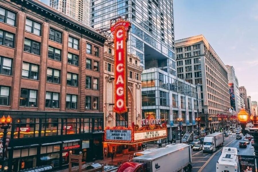 Chicago Highlights Private Walking Tour With A Guide