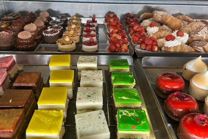 Chocolate and Pastry Tasting Tour in Napoli Old Town