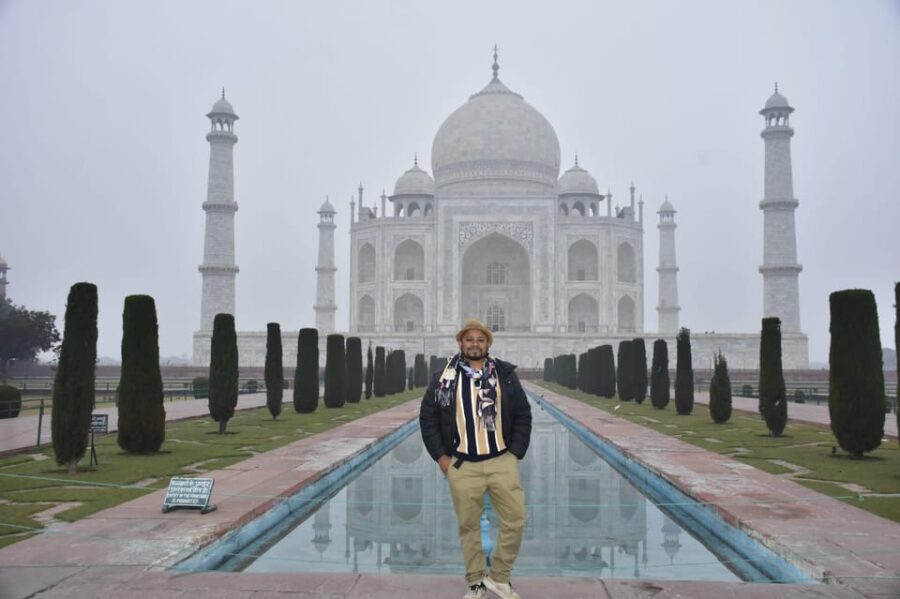 From Mumbai : Taj Mahal Overland Tour From Cruise Ship