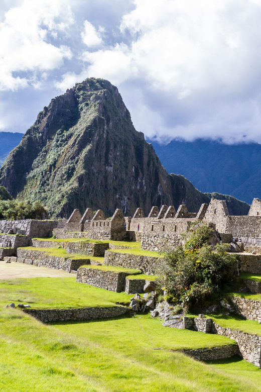 INCA TRAIL TO MACHUPICCHU
