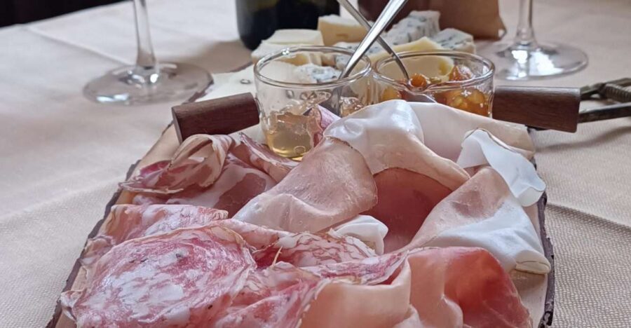 Lake Garda: Tasting of Local Products With Dinner - Overview of the Experience