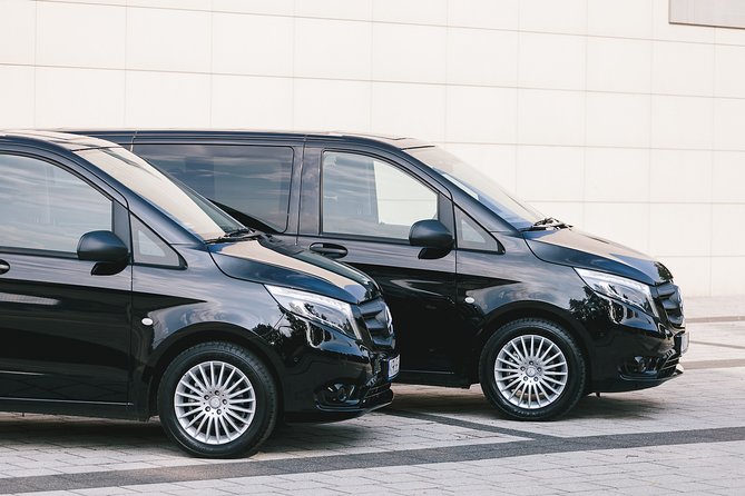 Private Arrival Transfer From AUA Aruba Airport to Oranjestad