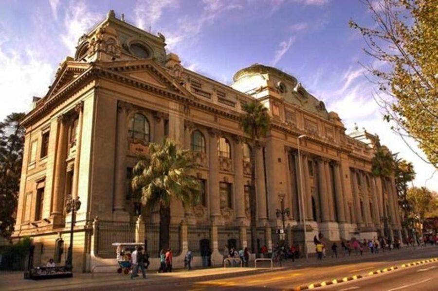 Santiago : Highlights Walking Tour With A Guide