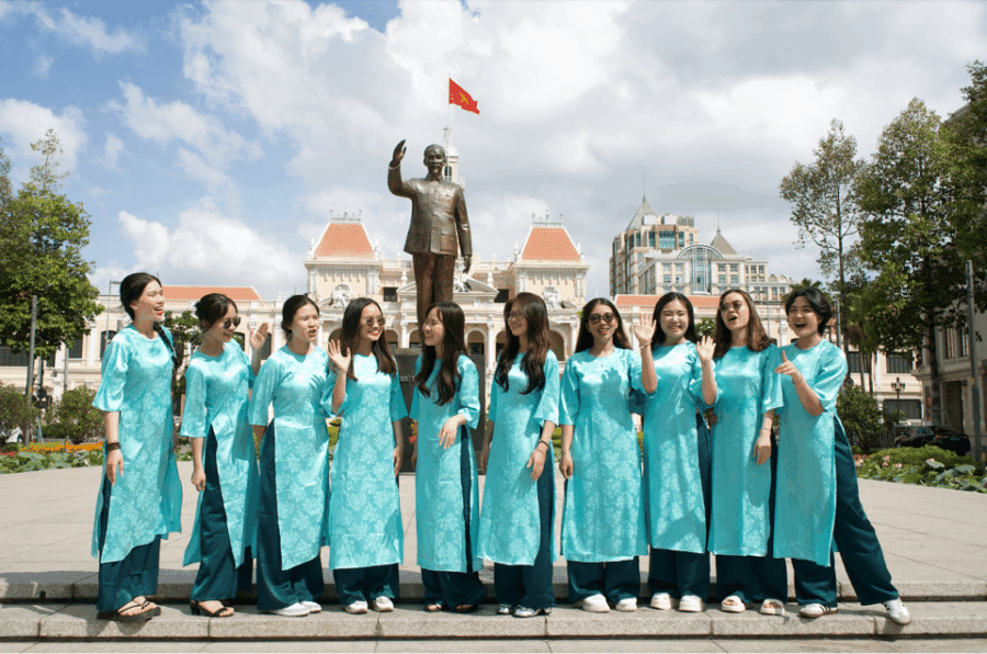 Street Food and Sightseeing Night Tour | Ao Dai Female Rider