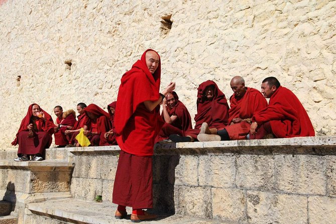 1-Day Shangri-La Tour With Ganden Monastery, Napahai Lake and Tibetan Town