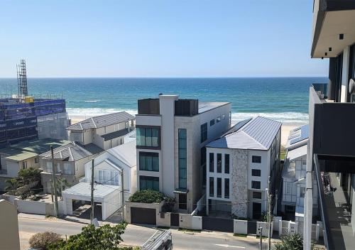 5th Floor Beachside Ocean View With Wi-Fi, Pool and Gym - Property Overview and Location