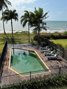 ABSOLUTE BEACHFRONT BLISS - NEWELL BEACH - 10 Metres to the Ocean - Property Highlights