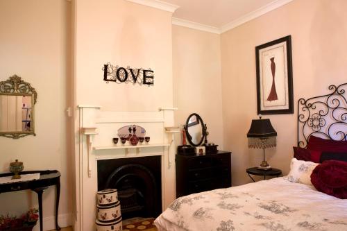 Azalea Cedar-Rose Barossa Valley Villa - Property Overview