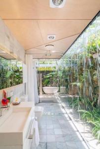 Buhwi Bira Byron Bay - Studio - Location and Overview