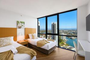 Circle on Cavill 2, 3, 4 & 5 Bedroom SkyHomes & SUB PENTHOUSES by Gold Coast Holidays - Property Overview