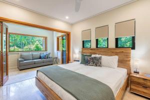 Flagstaff Pavillion - A Lush Subtropical Paradise - Property Overview and Location