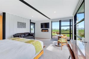 Hotel California Road at Inkwell Wines - Overview and Location