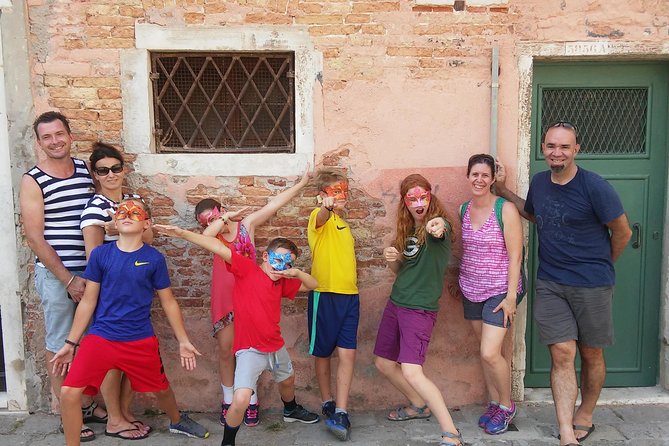 Illuminated Venice Tour for Kids & Families With Gelato & Sfogliatina Biscuit