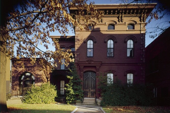 Louisville Scavenger Hunt: Louisville Comes Alive!