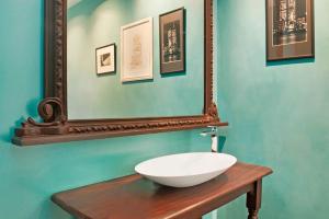 MetaWise Luxe 6Bed Ocean View Home in Mosman - Property Overview