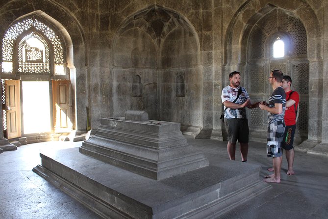 One Day Tour: Aurangabad, Daulatabad & Khultabad With Home-Stay