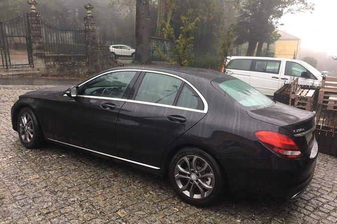 Private Transfer From Porto Airport to Douro Valley Hotels