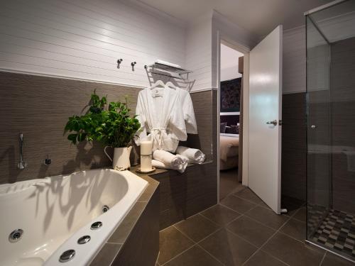 Spa Villas on Main - Property Overview