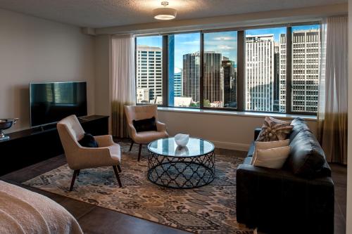 Suite 11 Victoria Square - Property Highlights