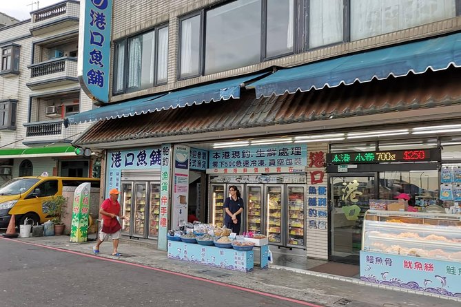 Taiwans Golden Triangle: Yehliu, Jiufen, Shifen Private Day Tour - Tour Overview and Inclusions