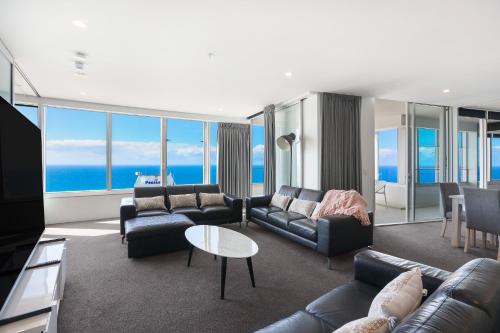 Tallest Tower SkyHomes | 9 Hamilton Avenue - Property Overview and Location