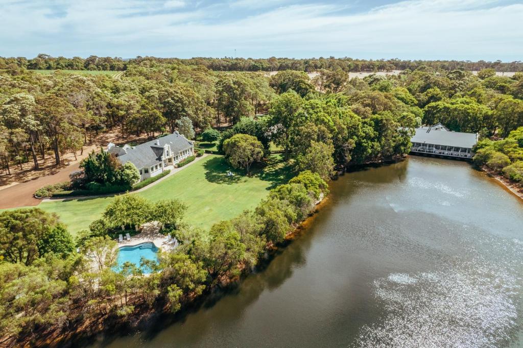 Cape Lodge Review