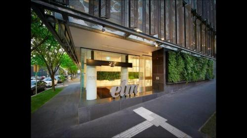 Elm Apartment - Amenities and Services