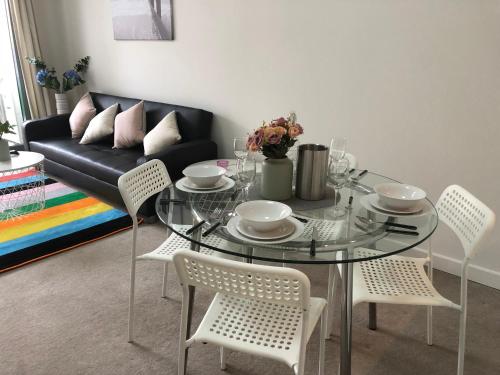 Exquisite Family Home +Parking, Close to CBD - Amenities