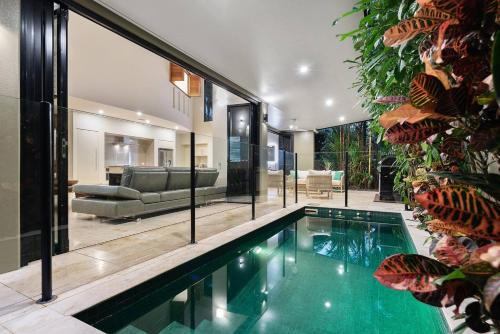 Flagstaff Pavillion - A Lush Subtropical Paradise - Accommodation Details