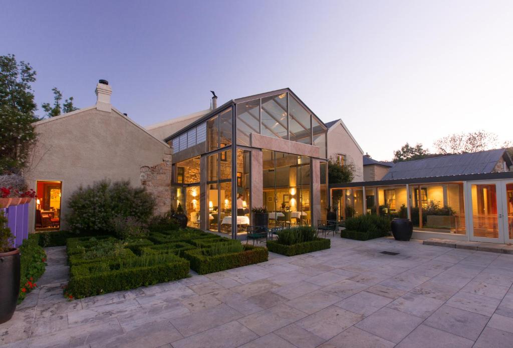 Islington Hotel Review