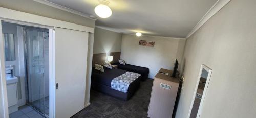 Mandurah Foreshore Motel - Location and Nearby Attractions