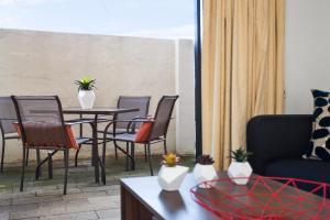 South Perth Executive Apartment - Apartment Features and Amenities