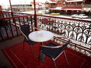 The Palace Hotel Kalgoorlie - Amenities and Dining Options