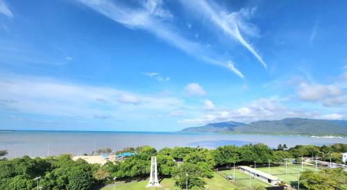 Cairns Luxury Seaview Apartment Review