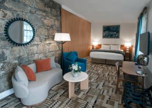 Islington Hotel - History and Establishment