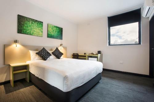 Nightcap at St Albans Hotel - Room Options